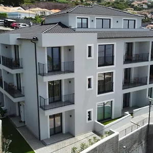 dona-i-apartments-at-botanical-garden.madeira-islandshotels.com/