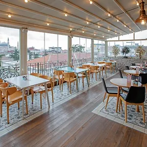 nowy-efendi-hotel.istanbul-turkeyhotels.com/