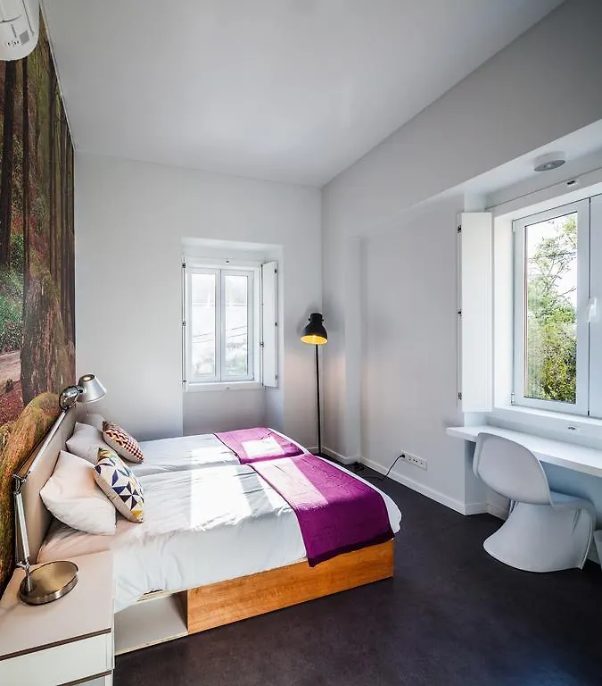 Hostel Moon Hill By Joivy Sintra