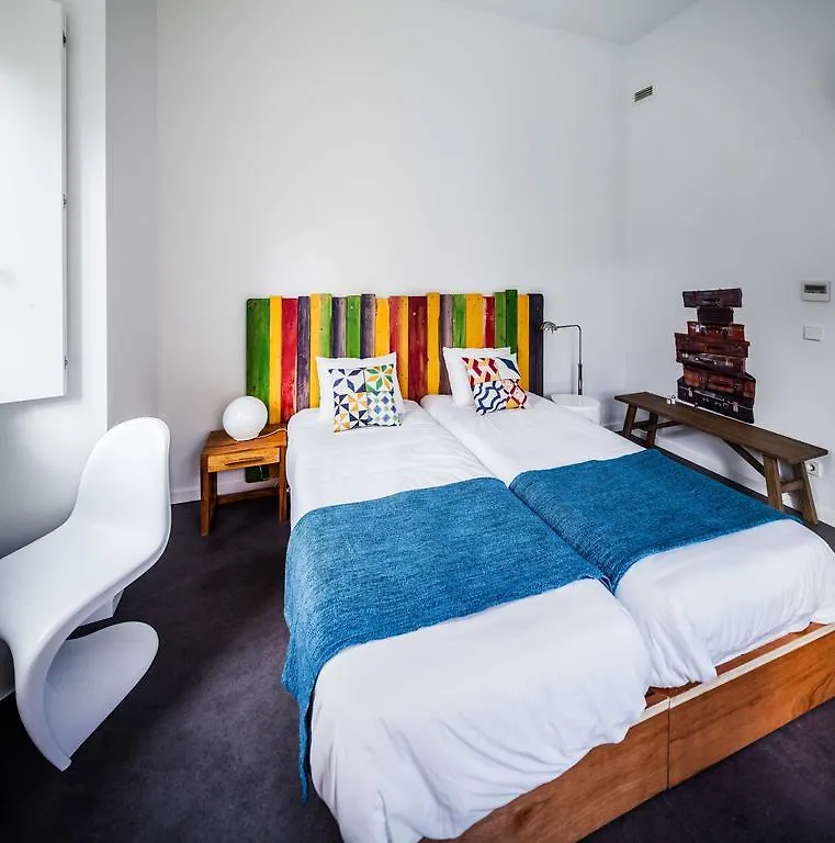 Hostel Moon Hill By Joivy Sintra